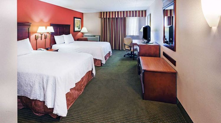 AmericInn by Wyndham Omaha Room