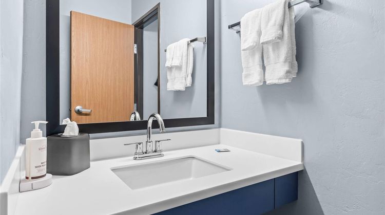 AmericInn by Wyndham Sturgeon Room
