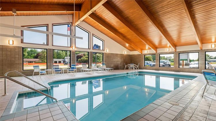 AmericInn by Wyndham Sturgeon Pool