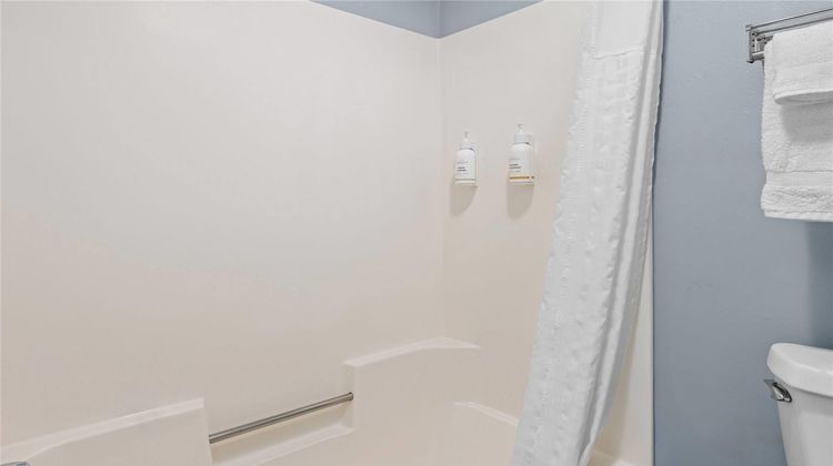 AmericInn by Wyndham Sturgeon Suite