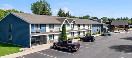 AmericInn by Wyndham Sturgeon Exterior