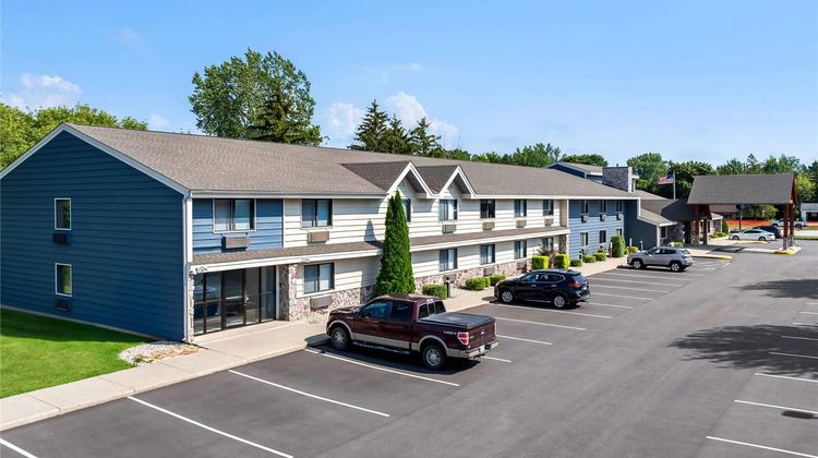 AmericInn by Wyndham Sturgeon Exterior