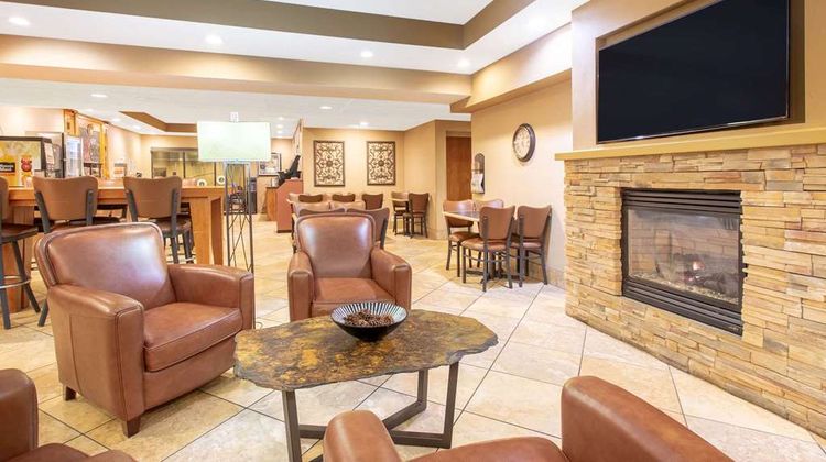 AmericInn by Wyndham Madison West Lobby