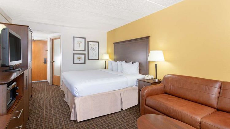 AmericInn by Wyndham Madison West Room