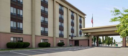 AmericInn by Wyndham Madison West Exterior