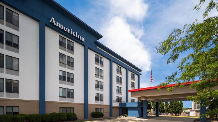 AmericInn by Wyndham Madison West Exterior