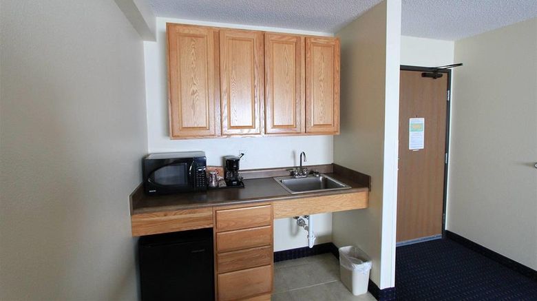 <b>AmericInn by Wyndham Cedar Rapids Suite</b>. Images powered by <a href="https://iceportal.shijigroup.com/" title="IcePortal" target="_blank">IcePortal</a>.
