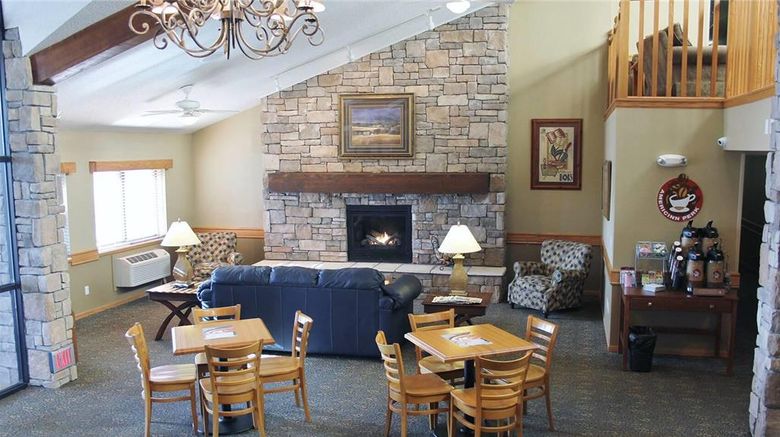 <b>AmericInn by Wyndham Cedar Rapids Lobby</b>. Images powered by <a href="https://iceportal.shijigroup.com/" title="IcePortal" target="_blank">IcePortal</a>.
