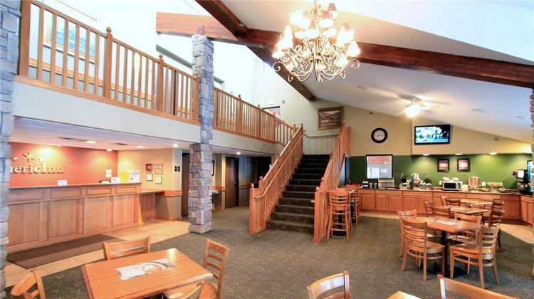 AmericInn by Wyndham Cedar Rapids Lobby