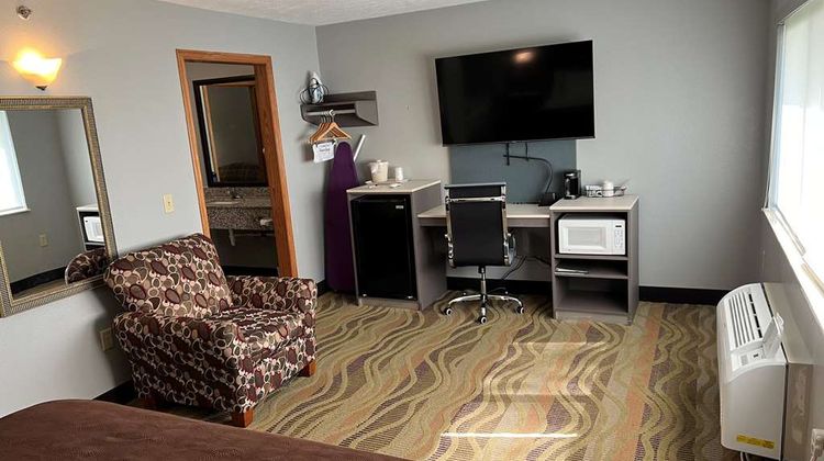 AmericInn by Wyndham Republic Room