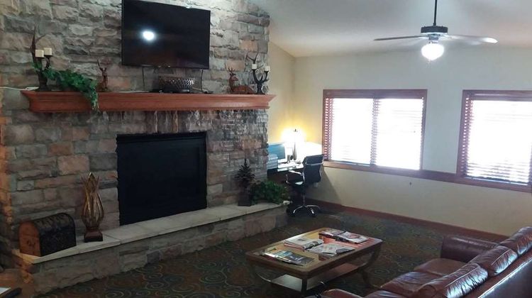 AmericInn by Wyndham Kewanee Lobby
