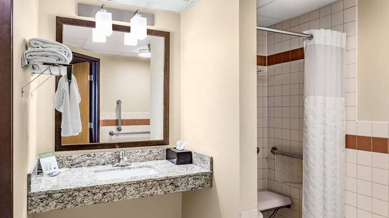 <b>AmericInn by Wyndham Blue Earth Room</b>. Images powered by <a href="https://iceportal.shijigroup.com/" title="IcePortal" target="_blank">IcePortal</a>.