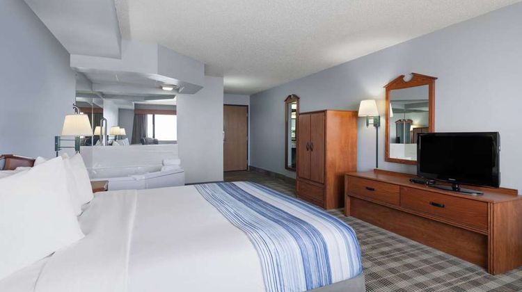 AmericInn Lodge & Suites Stuart Suite