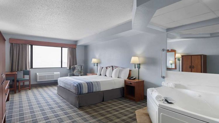 AmericInn Lodge & Suites Stuart Suite