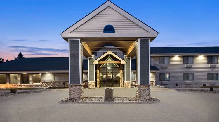 AmericInn Lodge & Suites Stuart Exterior