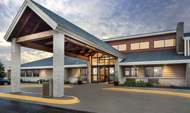 AmericInn by Wyndham Wahpeton Exterior