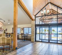 AmericInn by Wyndham Wahpeton Lobby