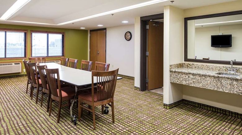 <b>AmericInn by Wyndham Wahpeton Meeting</b>. Images powered by <a href="https://iceportal.shijigroup.com/" title="IcePortal" target="_blank">IcePortal</a>.