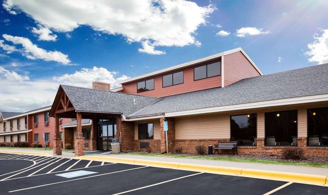 AmericInn by Wyndham Mora Exterior