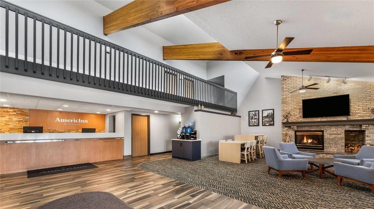 AmericInn by Wyndham Sauk Centre Lobby