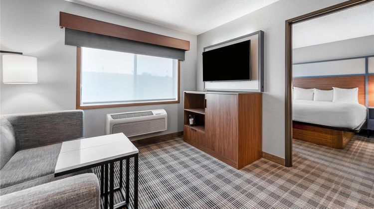 AmericInn by Wyndham Sauk Centre Suite