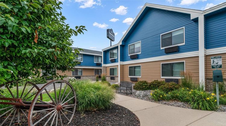 AmericInn by Wyndham Sauk Centre Exterior