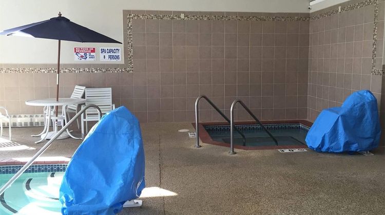 AmericInn by Wyndham Forest Lake Pool