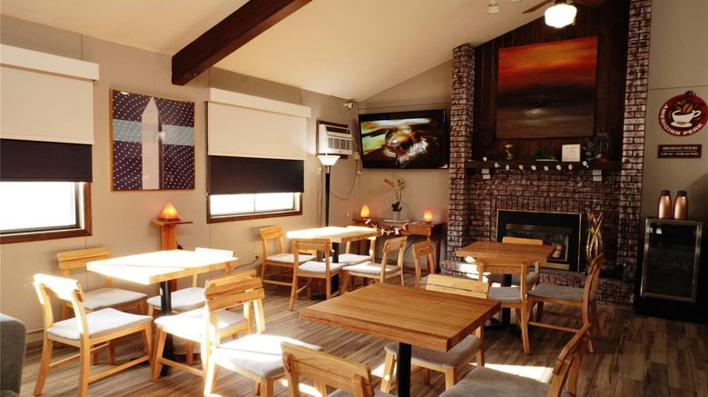 <b>AmericInn by Wyndham Forest Lake Restaurant</b>. Images powered by <a href="https://iceportal.shijigroup.com/" title="IcePortal" target="_blank">IcePortal</a>.