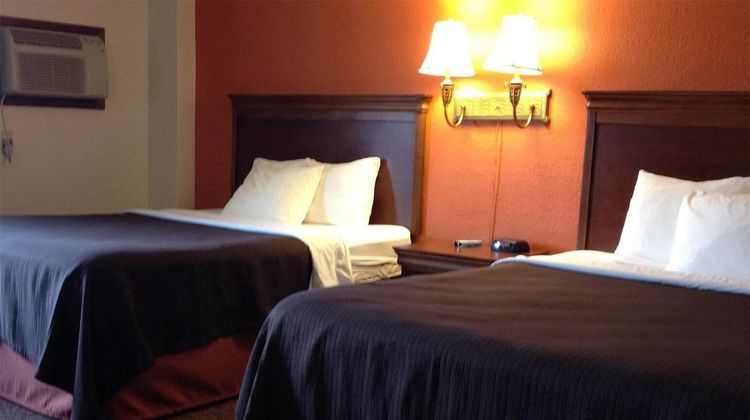 AmericInn by Wyndham Forest Lake Room