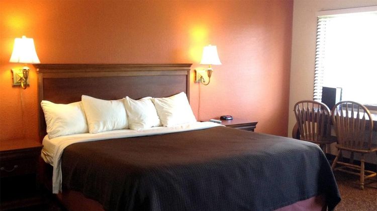 AmericInn by Wyndham Forest Lake Room