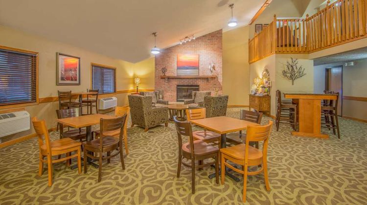 AmericInn by Wyndham Ames Lobby