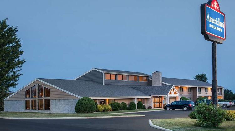 AmericInn by Wyndham Grundy Center Exterior
