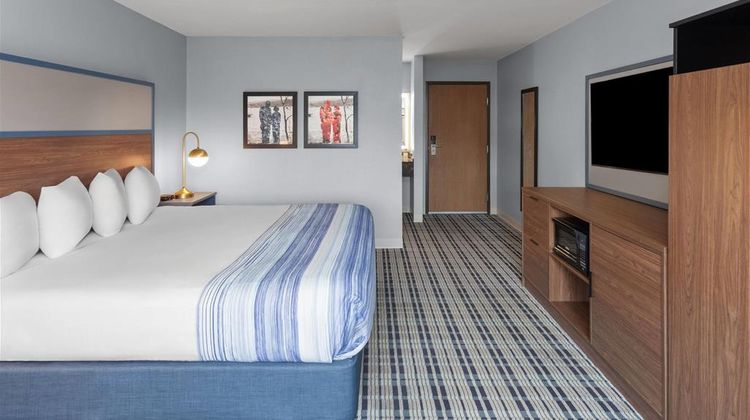 AmericInn Hotel & Suites West Salem Room