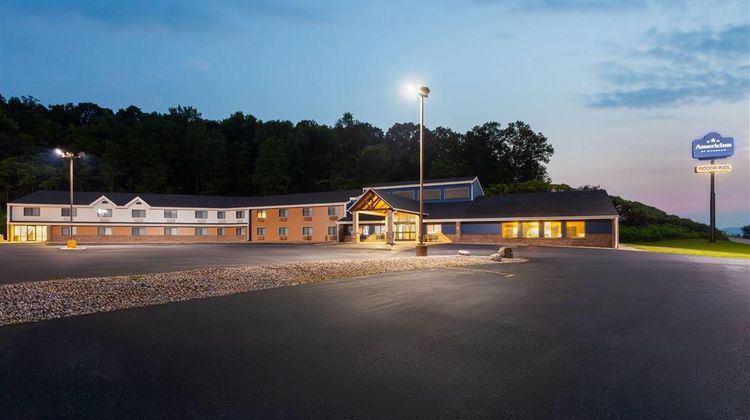 AmericInn Hotel & Suites West Salem Exterior