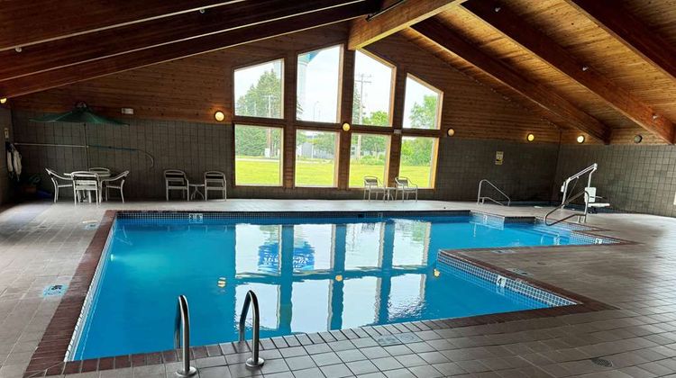 AmericInn by Wyndham St Cloud Pool