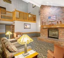 AmericInn by Wyndham Coralville Lobby