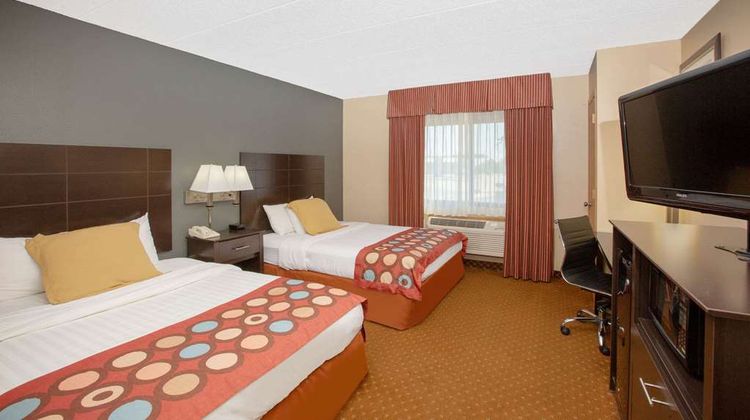AmericInn by Wyndham Coralville Room