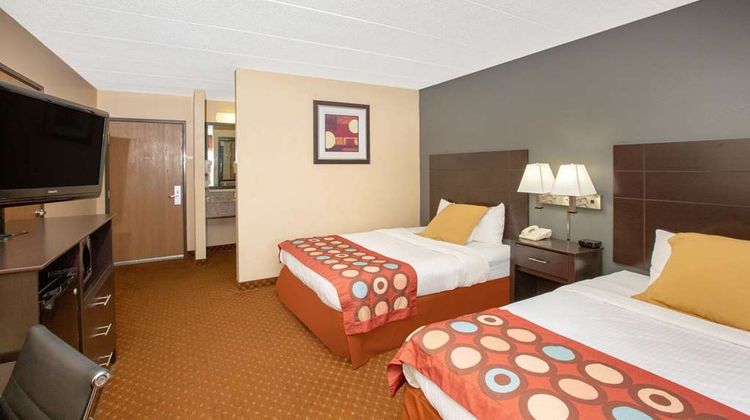 AmericInn by Wyndham Coralville Room
