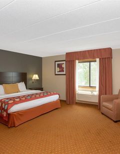 Baymont by Wyndham Coralville