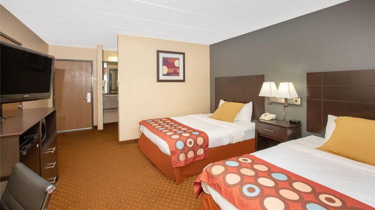 AmericInn by Wyndham Coralville Room