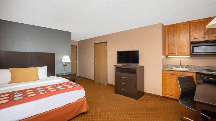 AmericInn by Wyndham Coralville Room