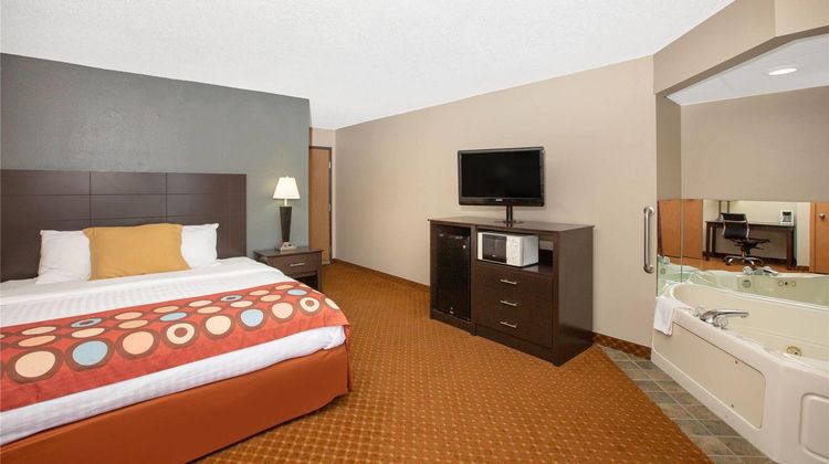 Baymont by Wyndham Coralville Suite