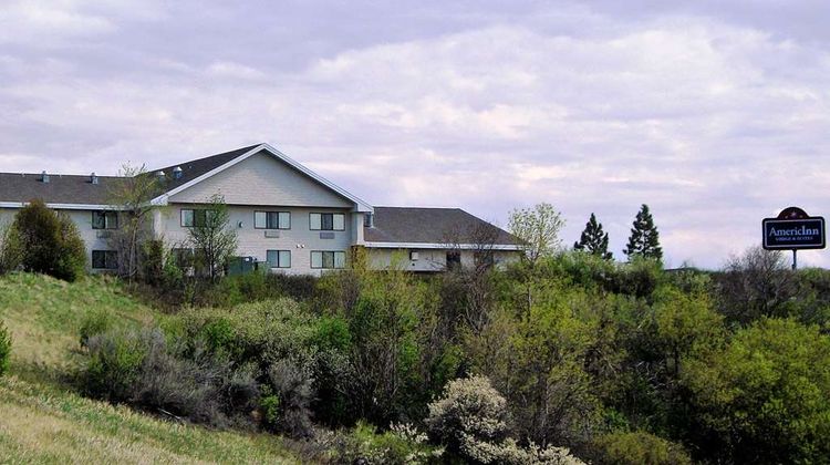 AmericInn by Wyndham Beulah Exterior