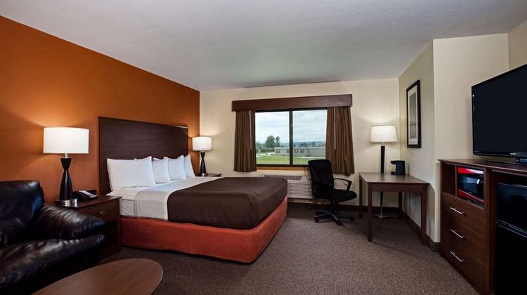 AmericInn by Wyndham Tomah Room
