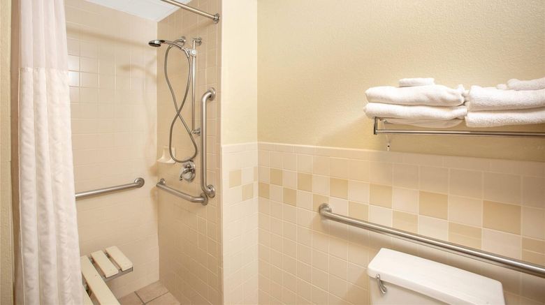 <b>AmericInn by Wyndham Lincoln North Room</b>. Images powered by <a href="https://iceportal.shijigroup.com/" title="IcePortal" target="_blank">IcePortal</a>.