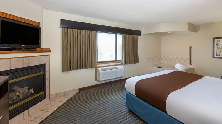 AmericInn by Wyndham Lincoln North Suite