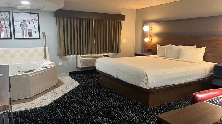 AmericInn by Wyndham Lincoln North Suite