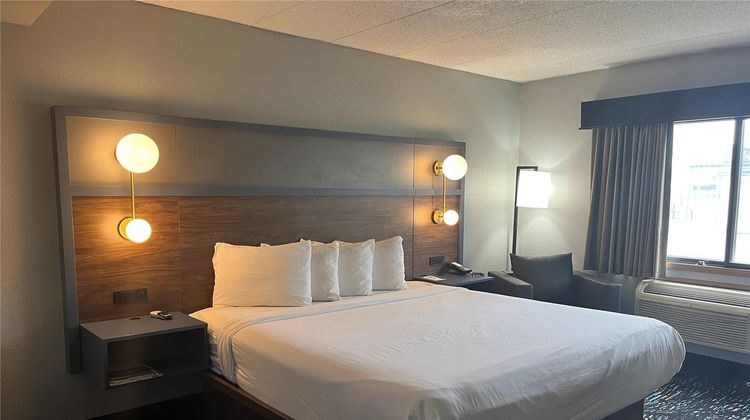 AmericInn by Wyndham Lincoln North Room