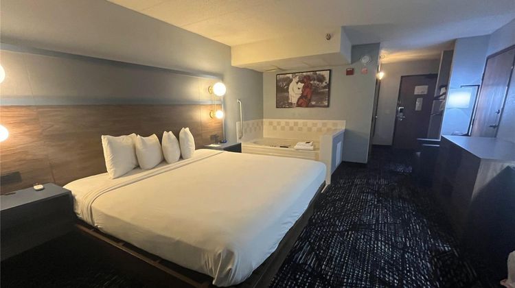 AmericInn by Wyndham Lincoln North Room