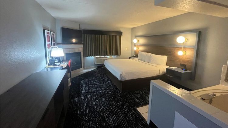 AmericInn by Wyndham Lincoln North Room